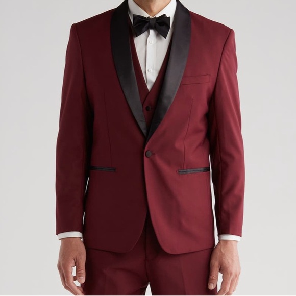 Berragamo Elegant Burgundy Blazer with Black Satin Accents C40